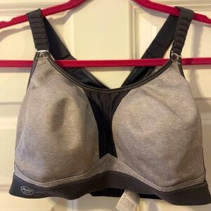 Grey racerback sports bra. Comfortable/adjustable.